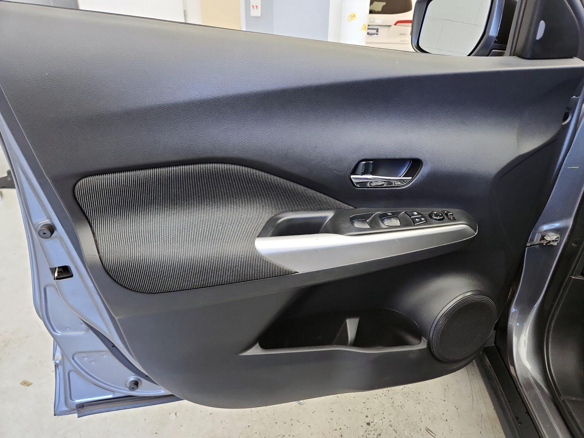 Thumbnail: 2019 Nissan Kicks - 12