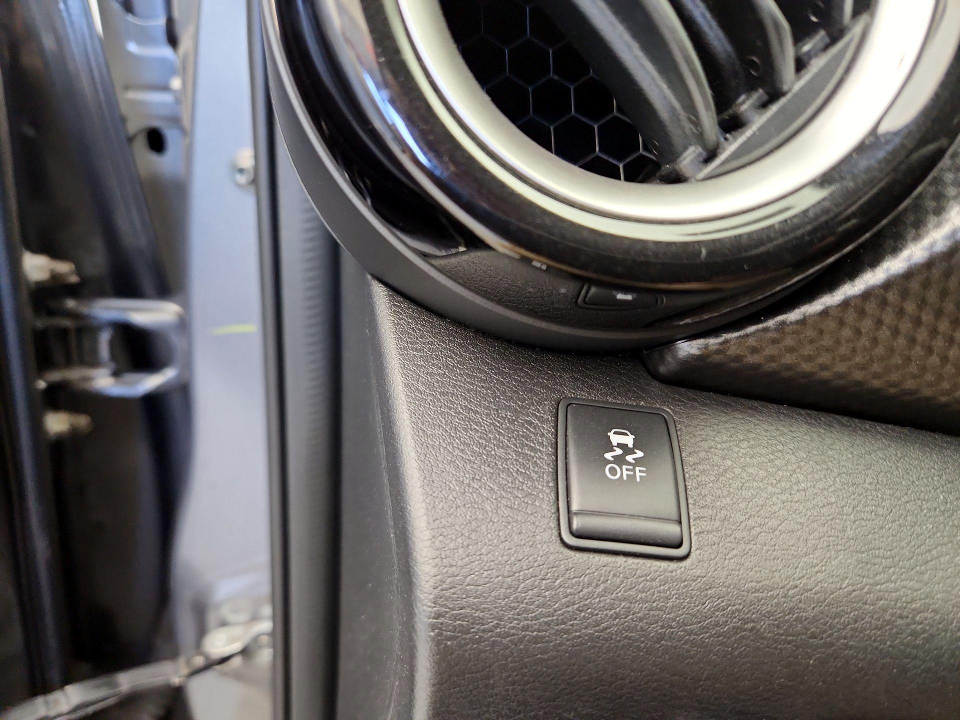 Thumbnail: 2019 Nissan Kicks - 13