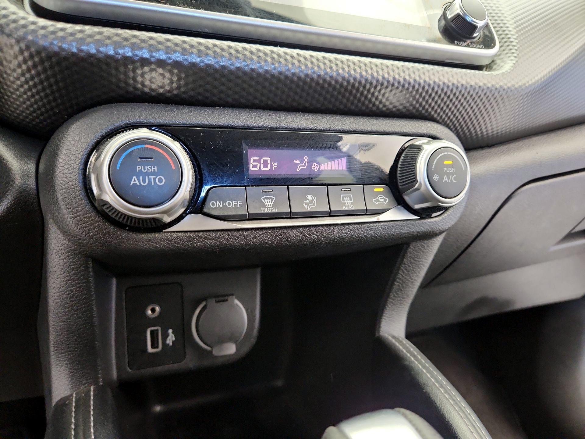 Thumbnail: 2019 Nissan Kicks - 16