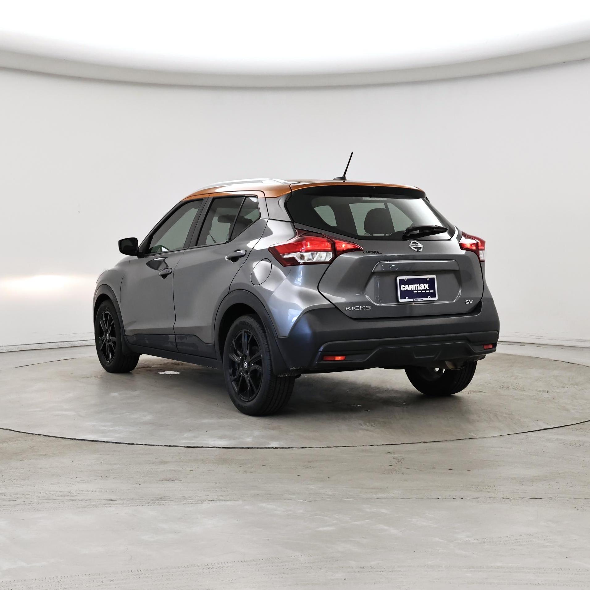 Thumbnail: 2019 Nissan Kicks - 2