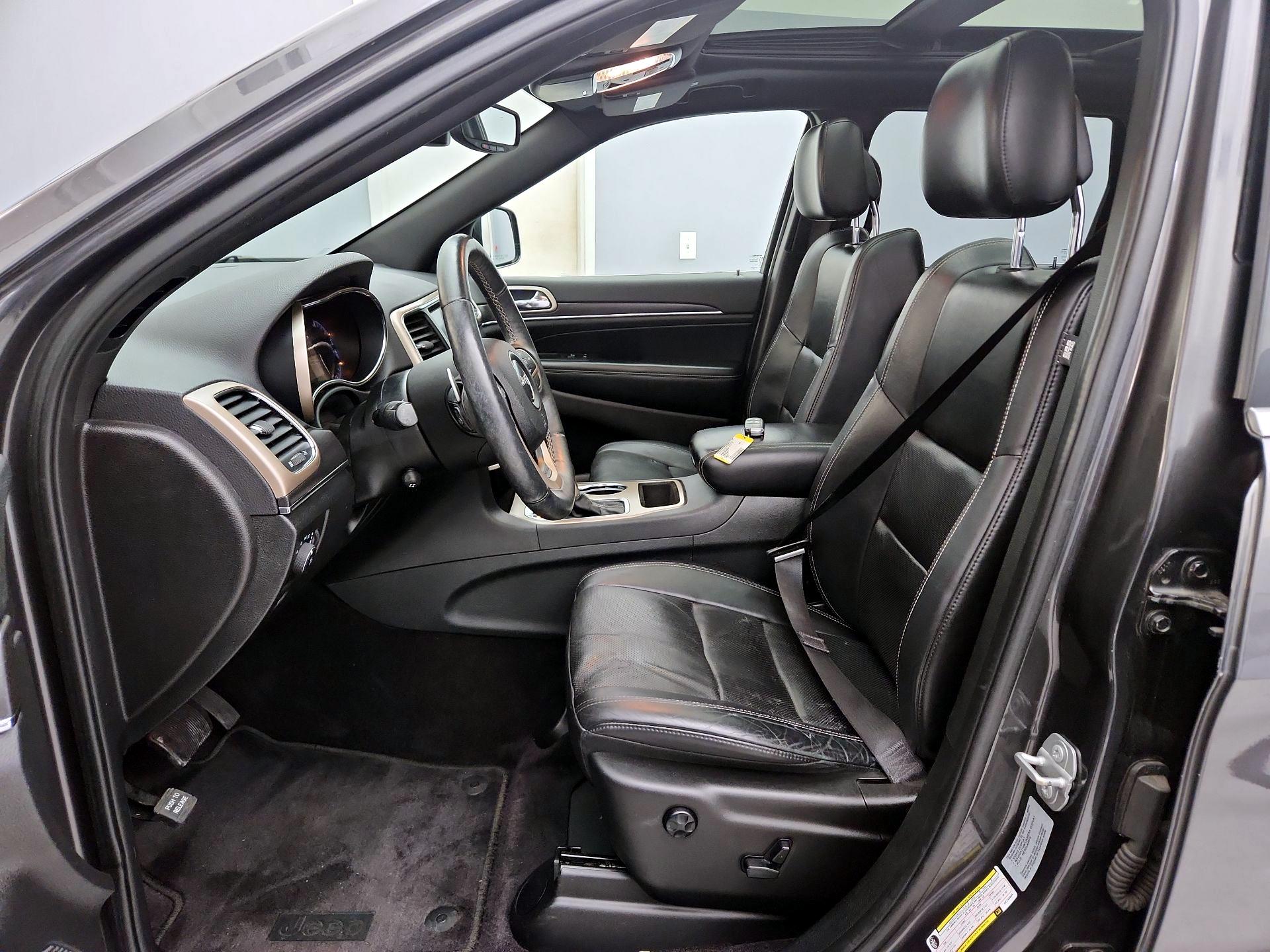 Thumbnail: 2017 Jeep Grand Cherokee - 11