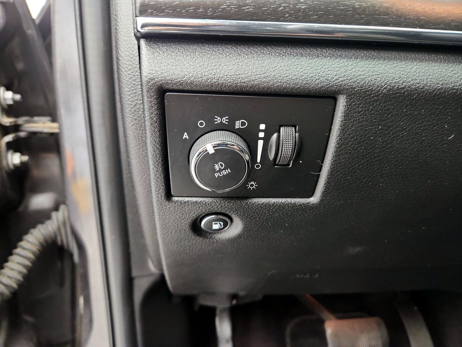 Thumbnail: 2017 Jeep Grand Cherokee - 13