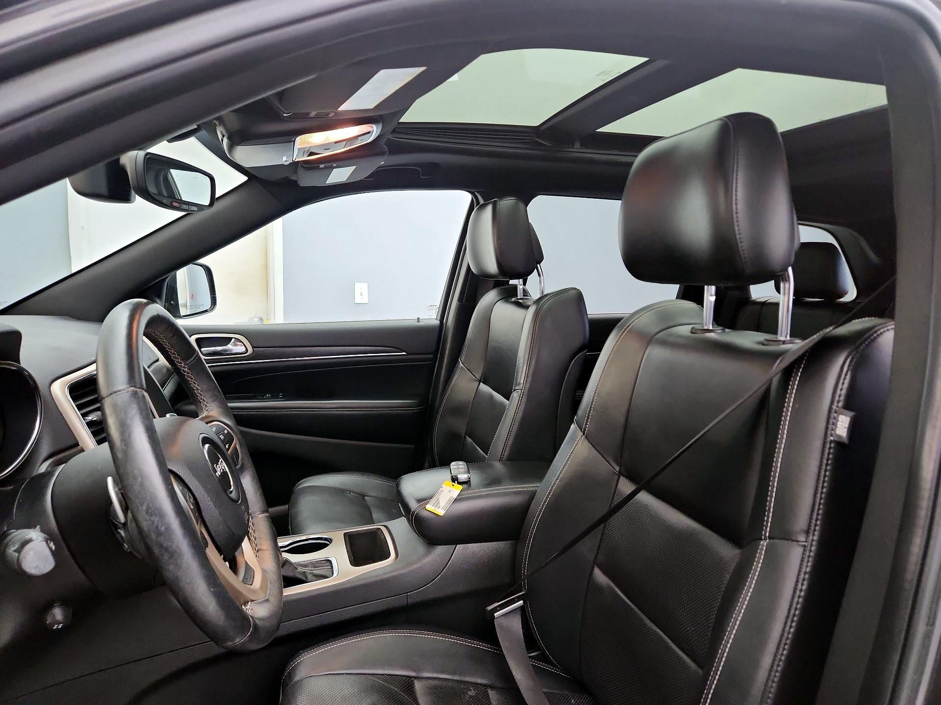 Thumbnail: 2017 Jeep Grand Cherokee - 19