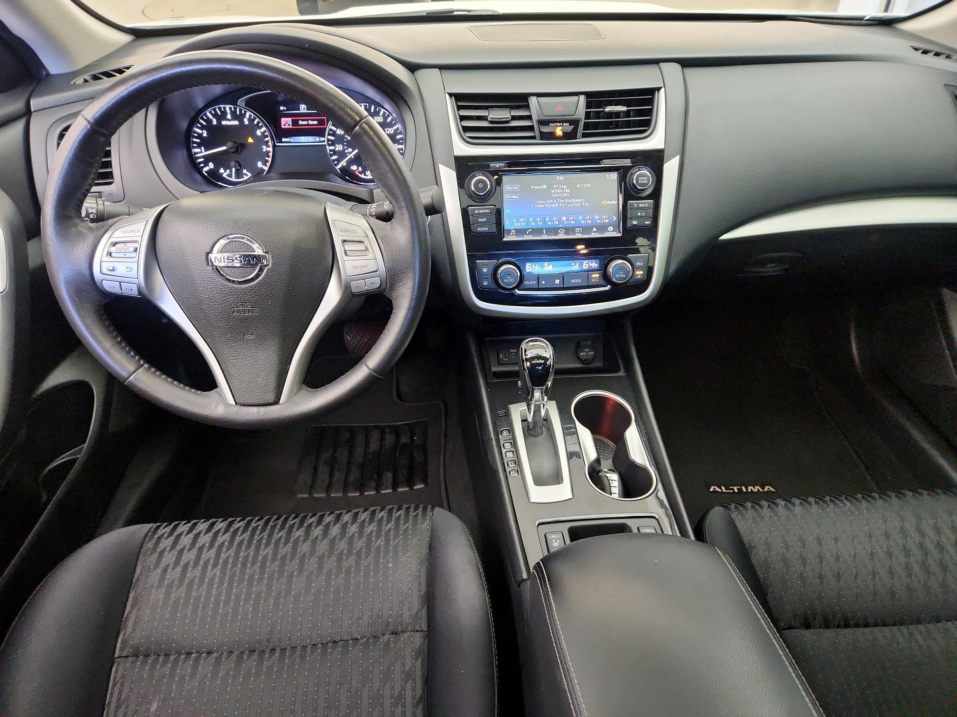 Thumbnail: 2018 Nissan Altima - 9