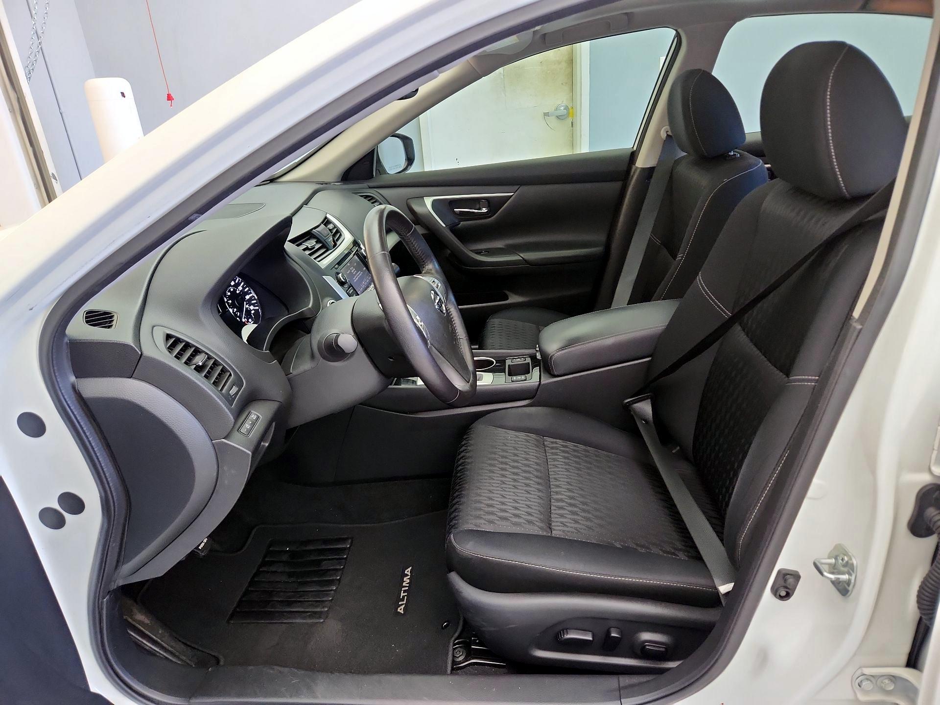 Thumbnail: 2018 Nissan Altima - 11