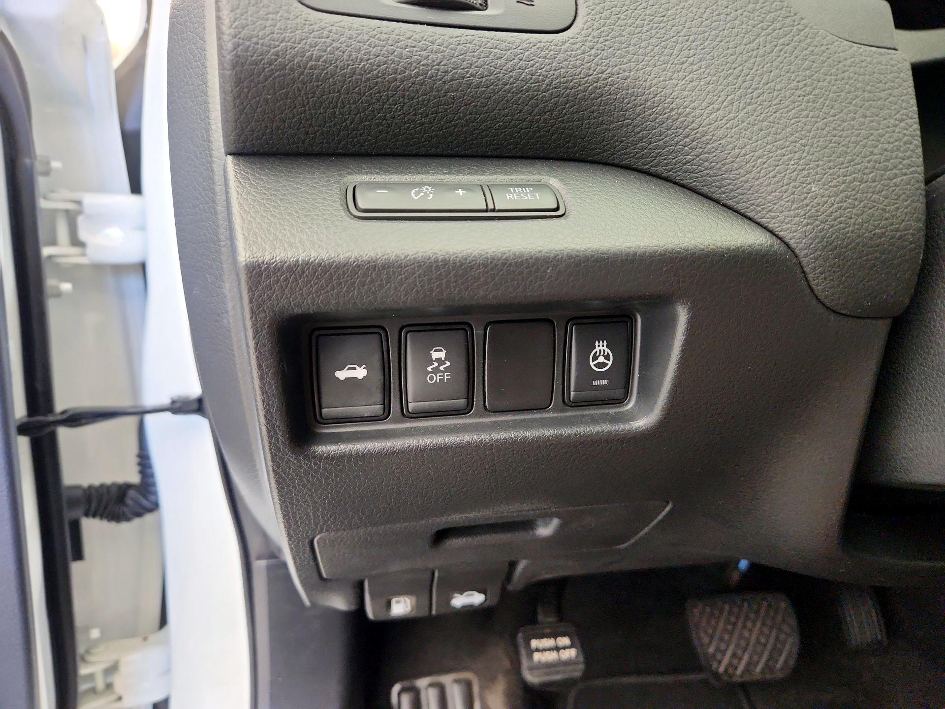 Thumbnail: 2018 Nissan Altima - 13