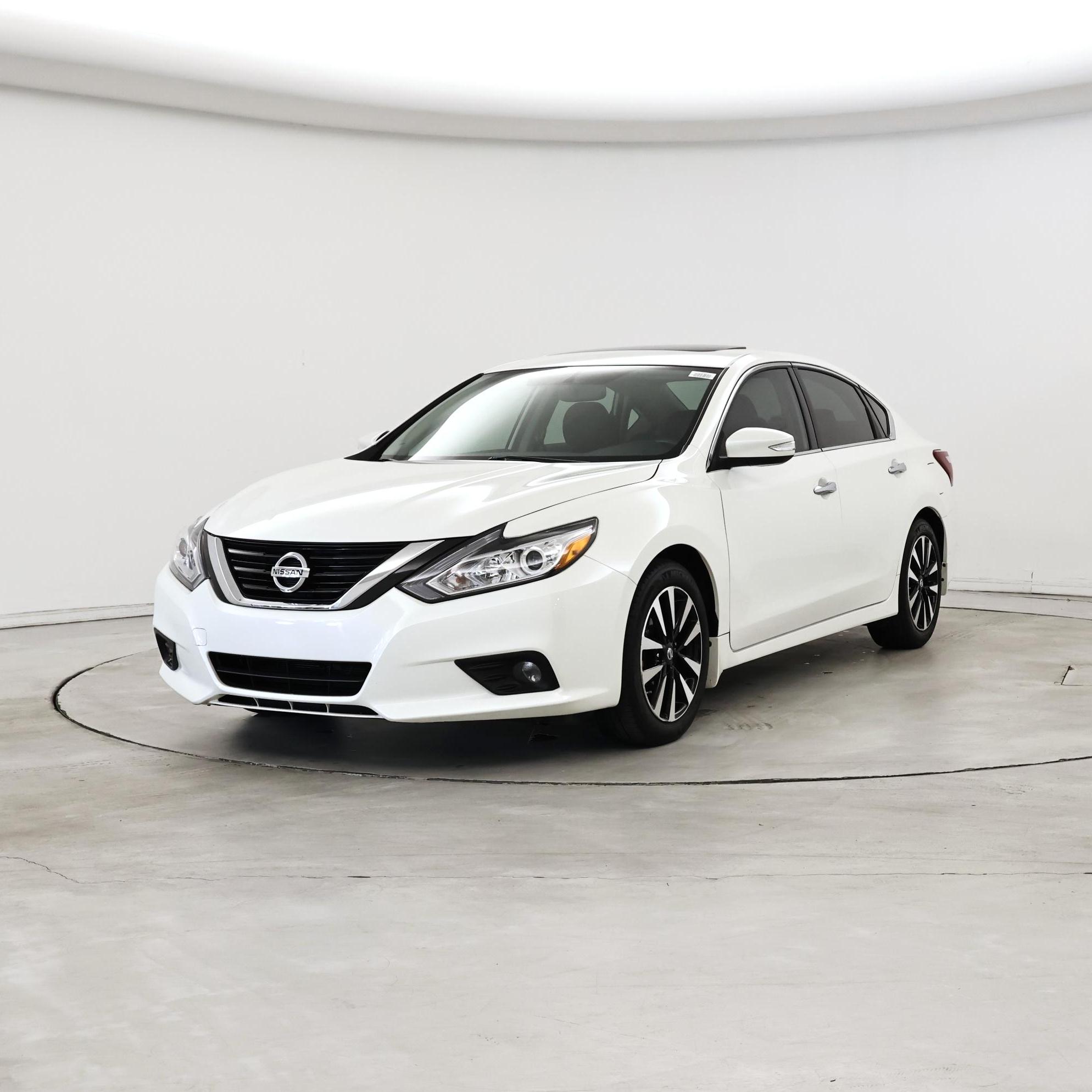 Thumbnail: 2018 Nissan Altima - 4