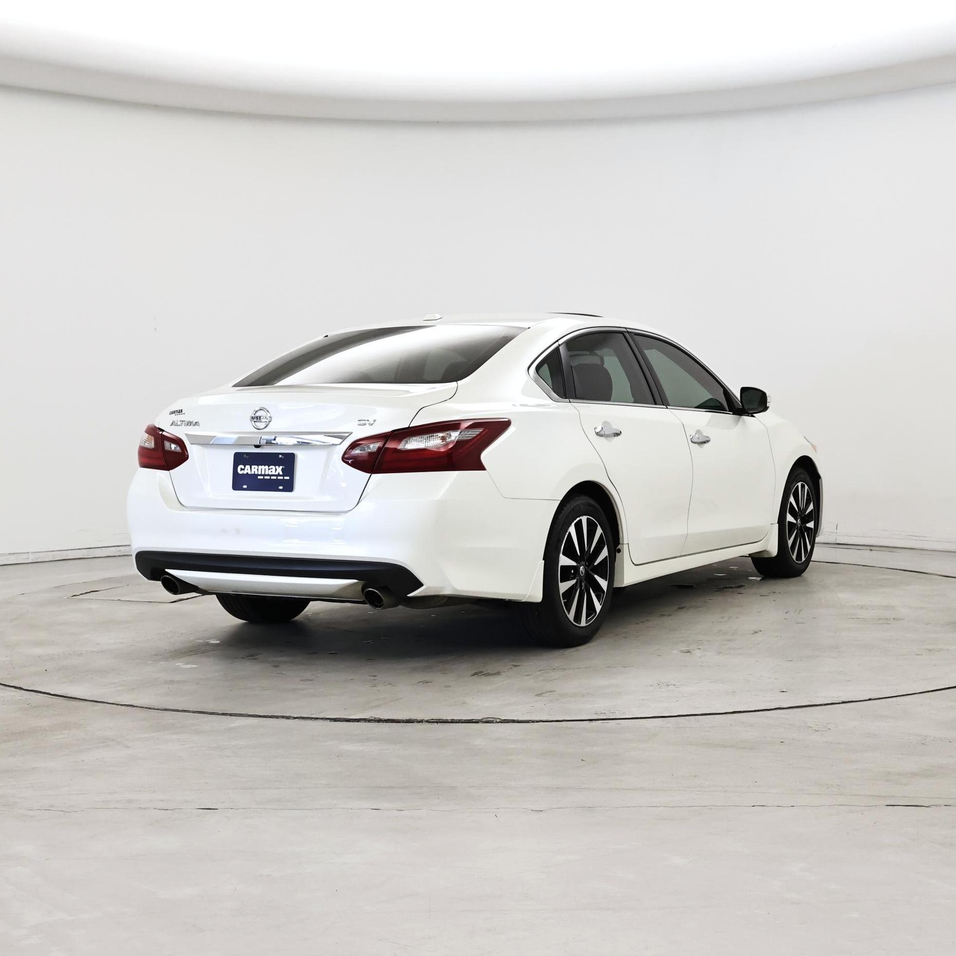 Thumbnail: 2018 Nissan Altima - 8