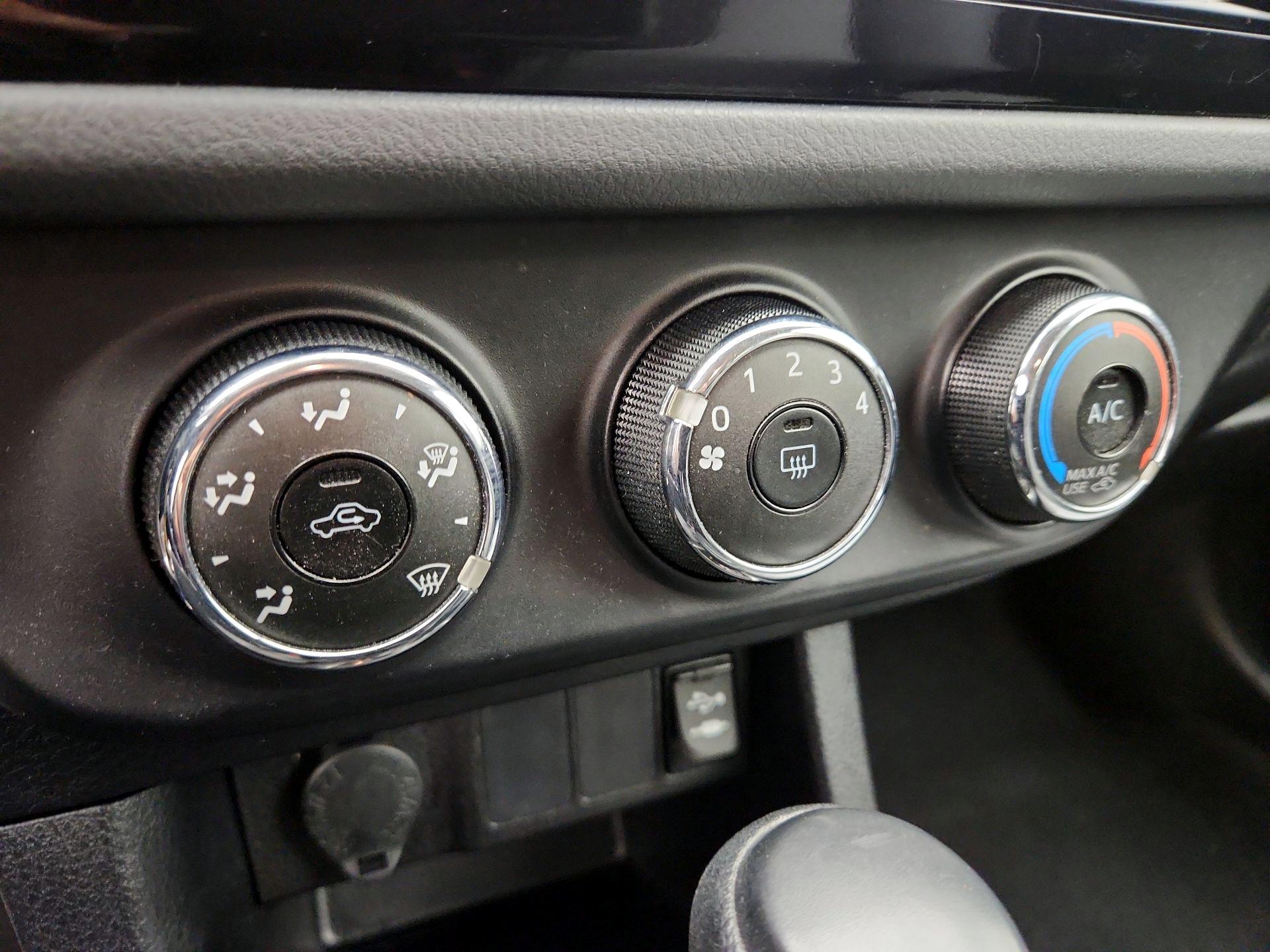 Thumbnail: 2016 Toyota Corolla - 15