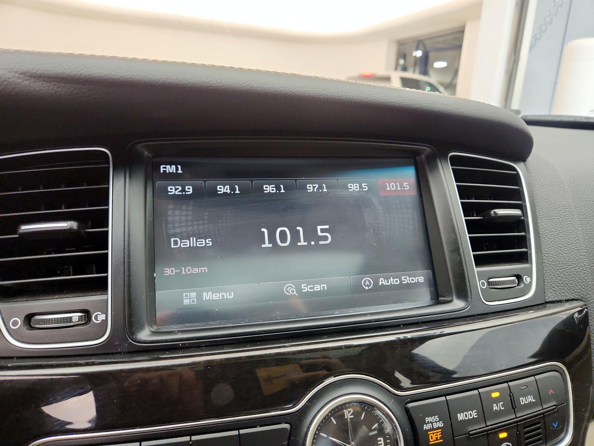 Thumbnail: 2015 Kia Cadenza - 16