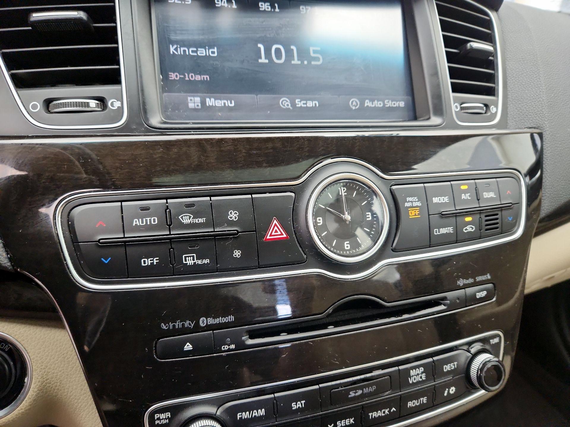 Thumbnail: 2015 Kia Cadenza - 17