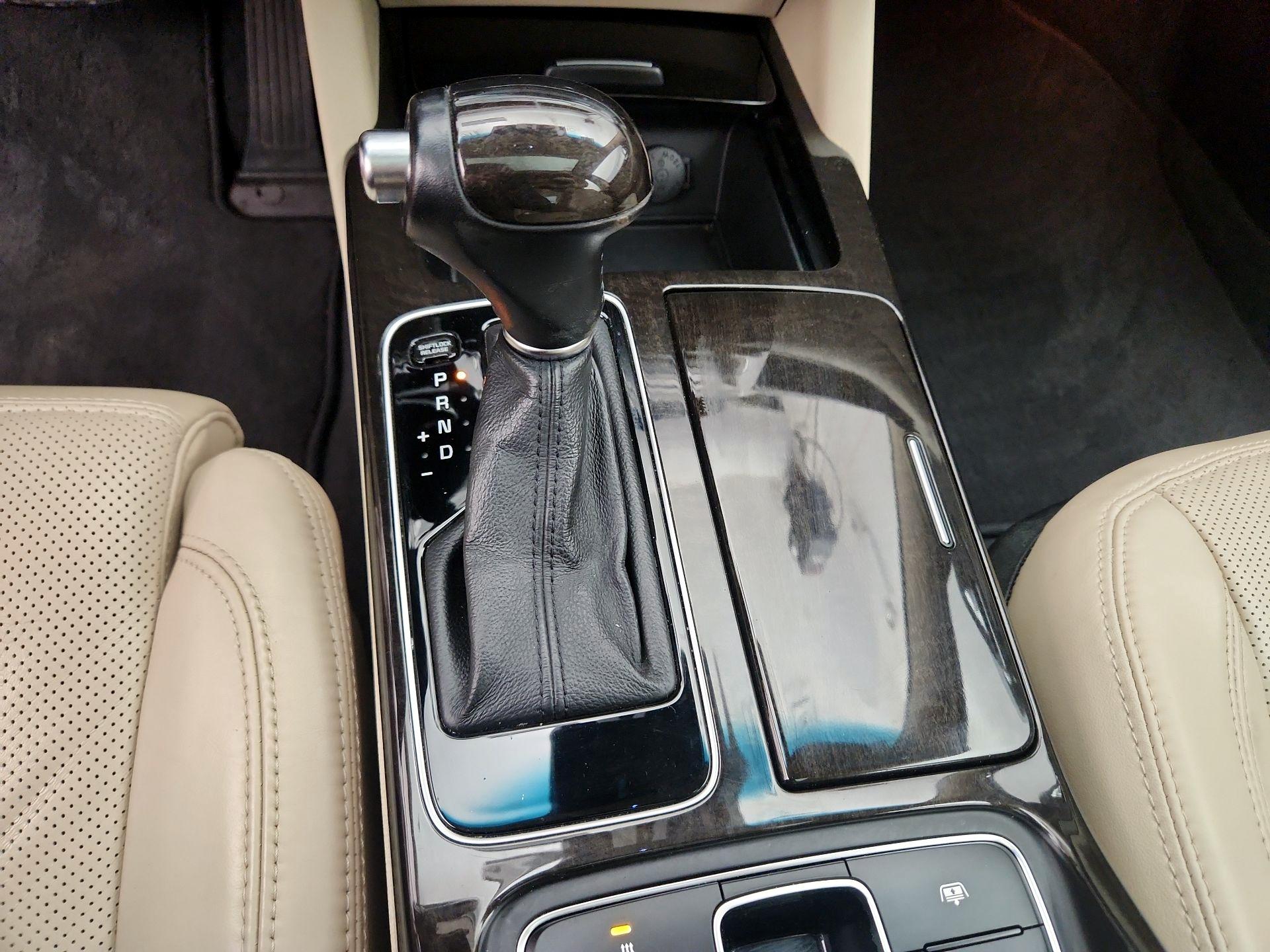 Thumbnail: 2015 Kia Cadenza - 18