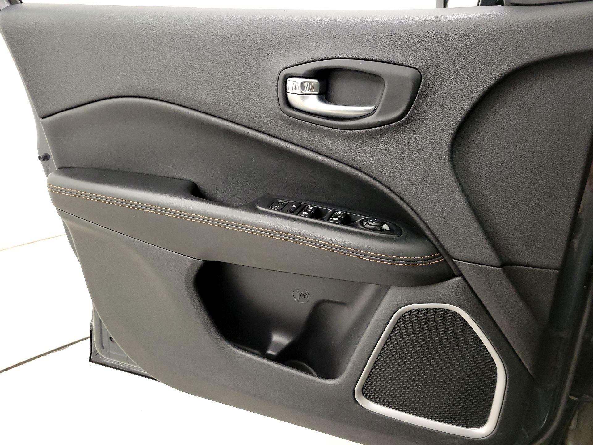 Thumbnail: 2018 Jeep Compass - 12