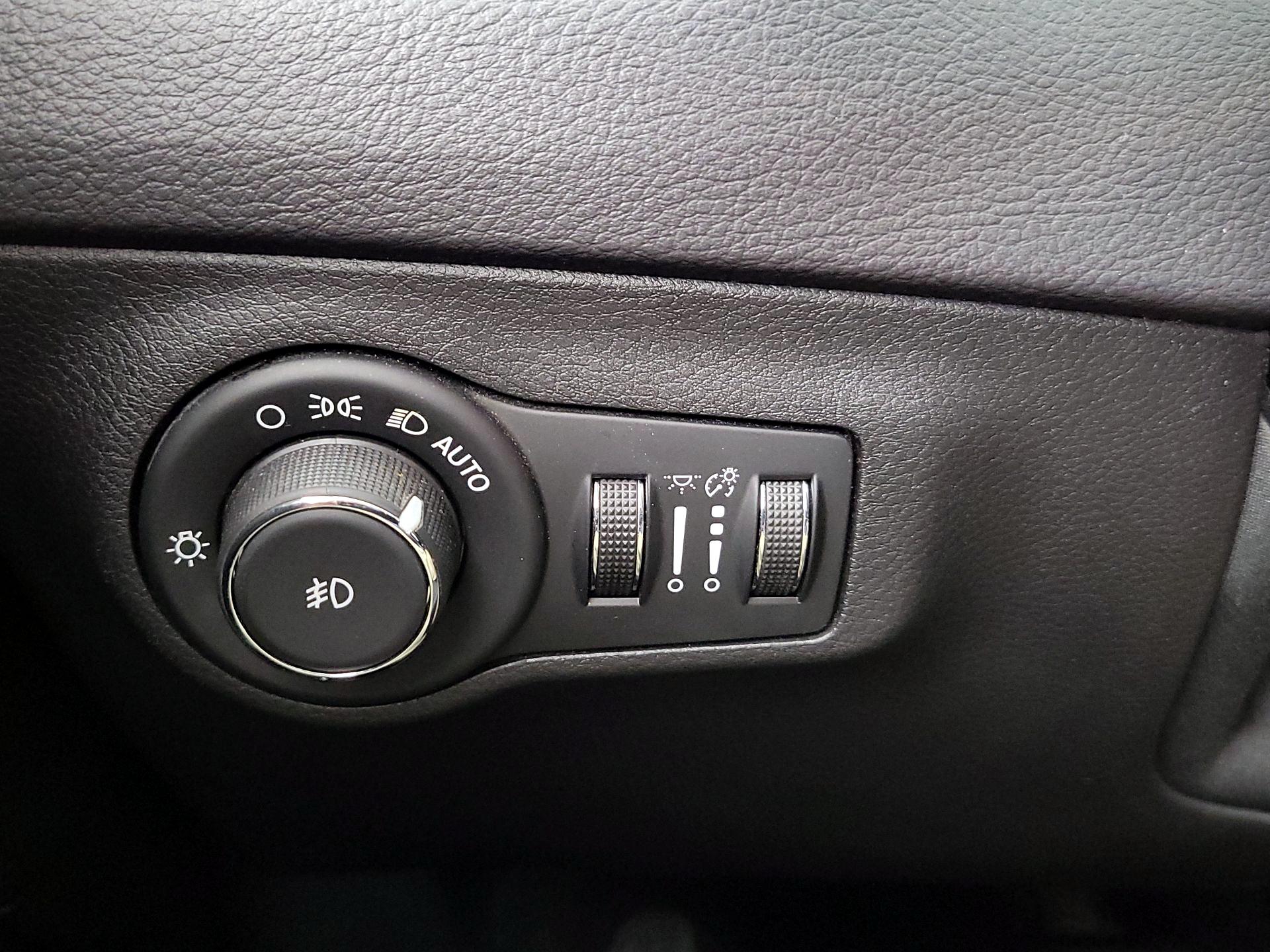 Thumbnail: 2018 Jeep Compass - 13