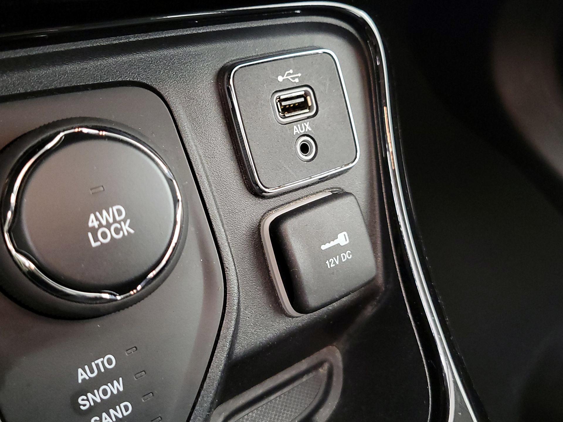 Thumbnail: 2018 Jeep Compass - 19