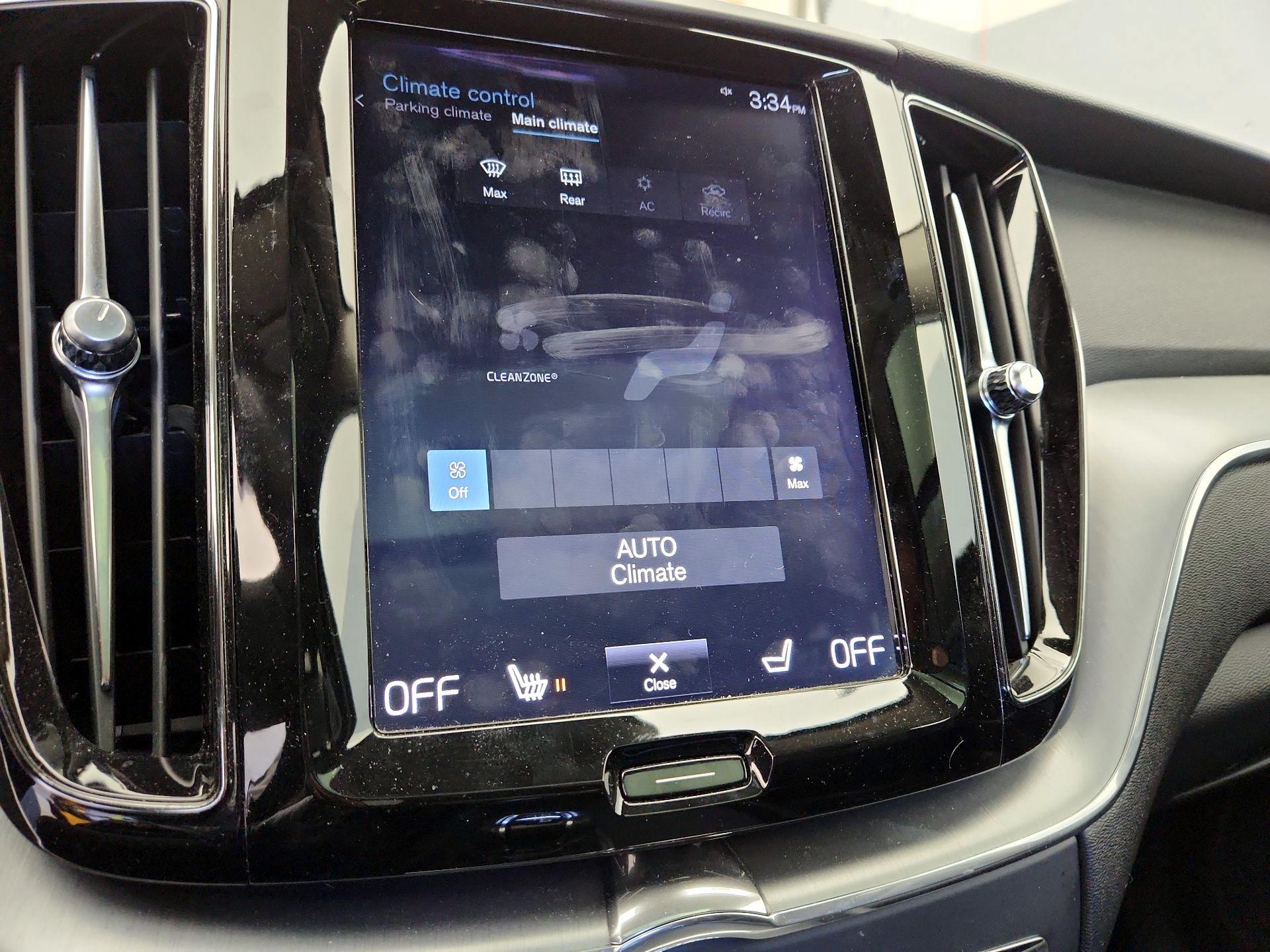 Thumbnail: 2018 Volvo XC60 - 16