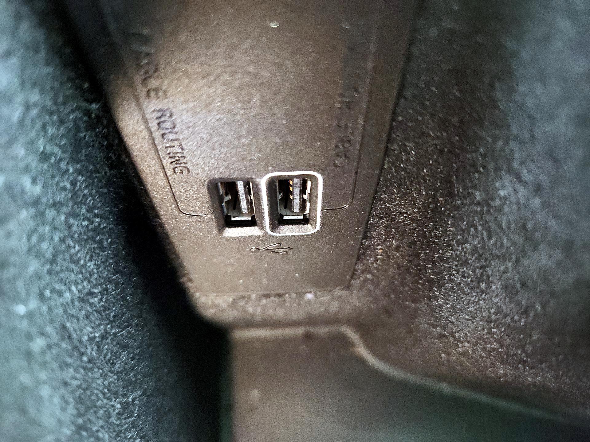 Thumbnail: 2018 Volvo XC60 - 18