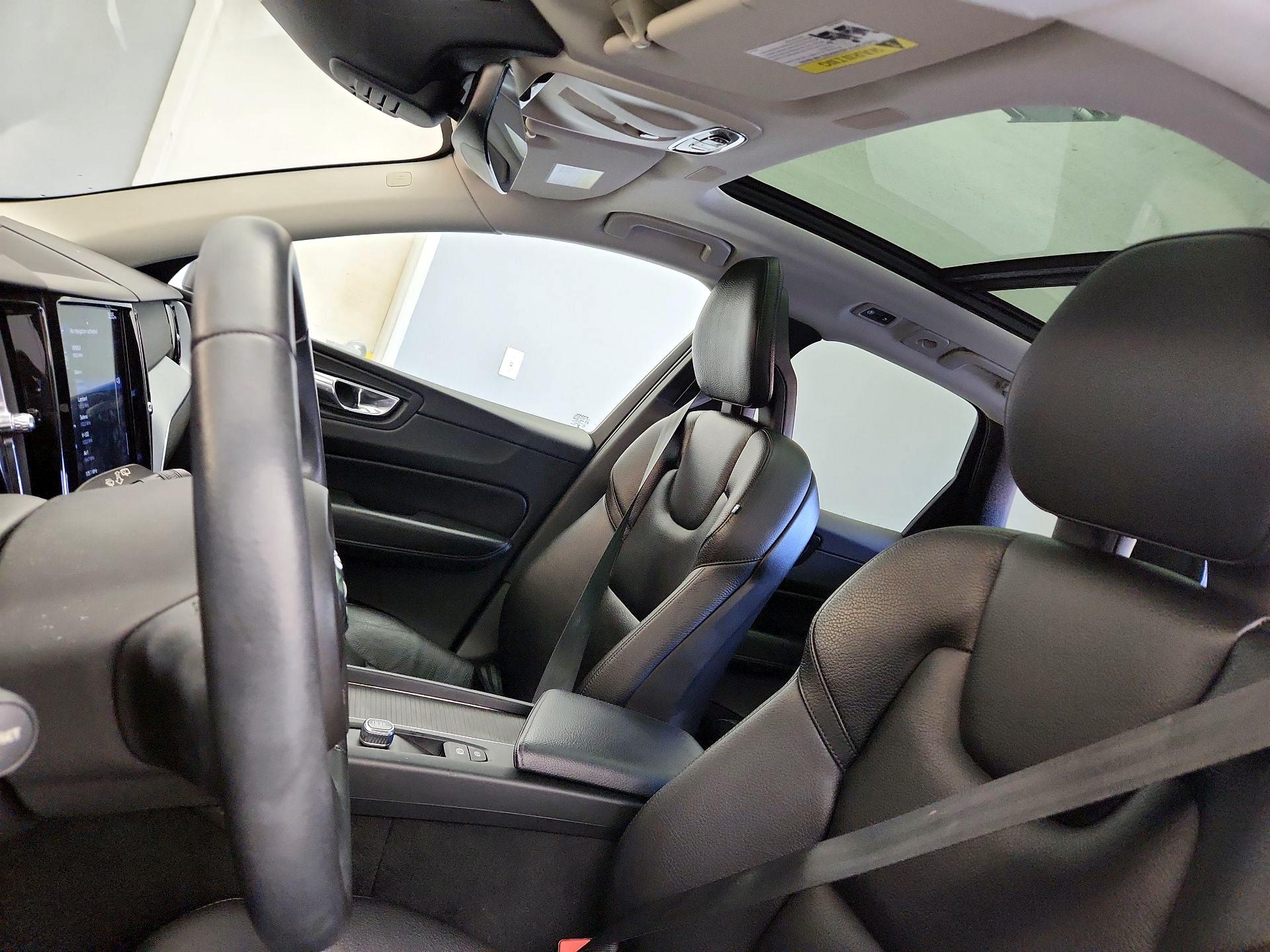 Thumbnail: 2018 Volvo XC60 - 19