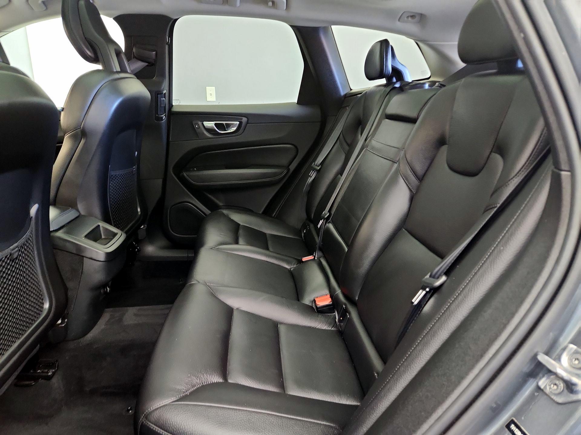 Thumbnail: 2018 Volvo XC60 - 20