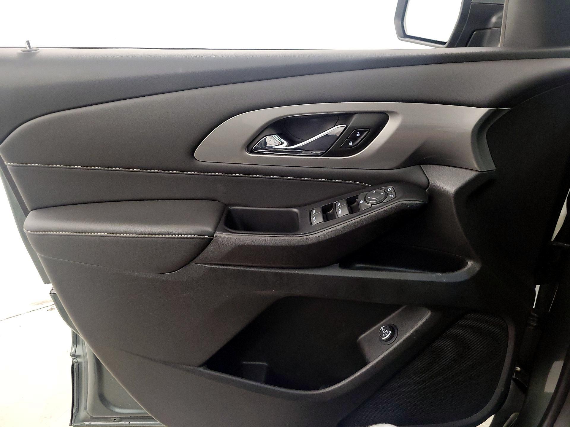 Thumbnail: 2023 Chevrolet Traverse - 12