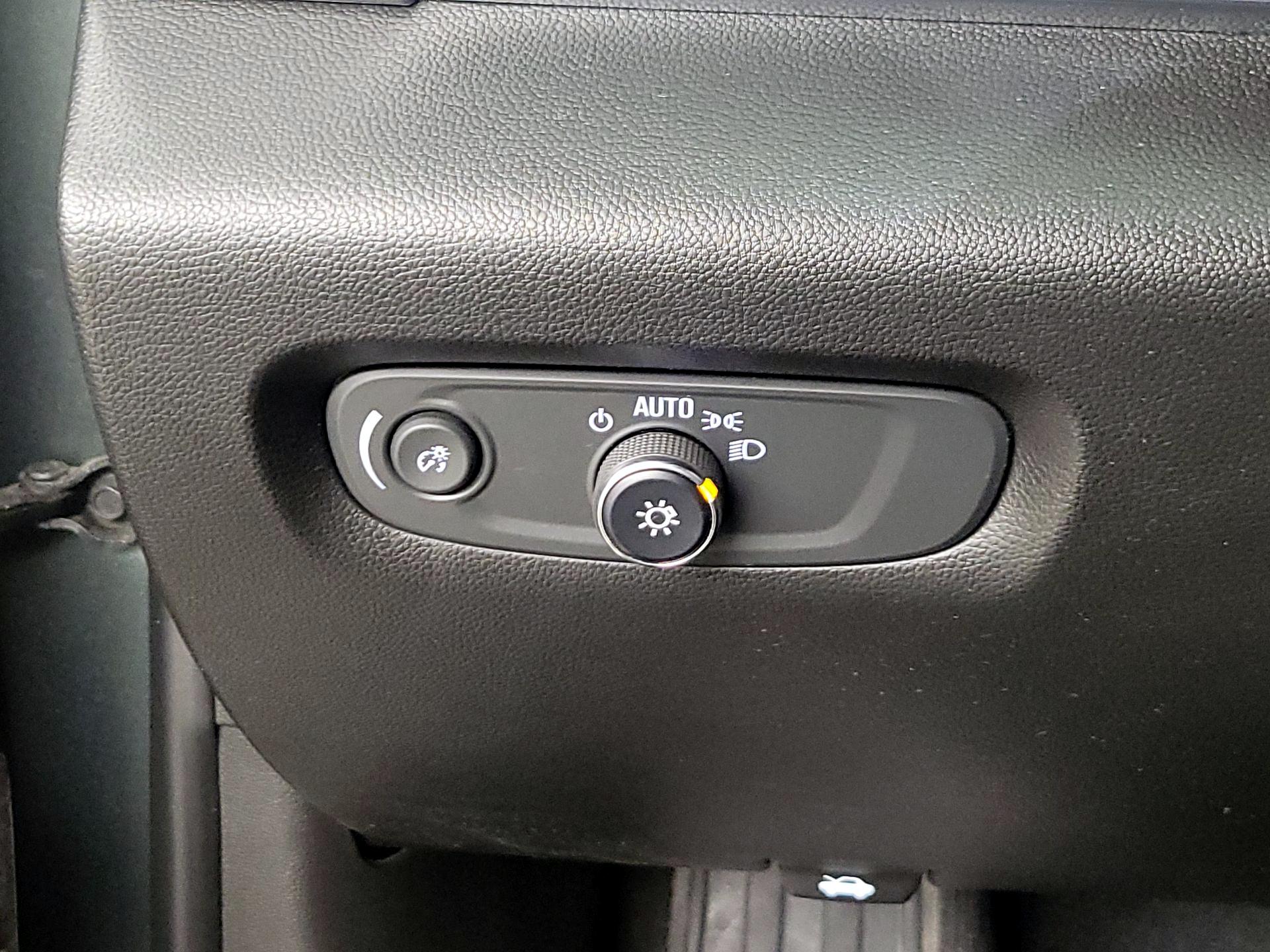 Thumbnail: 2023 Chevrolet Traverse - 13