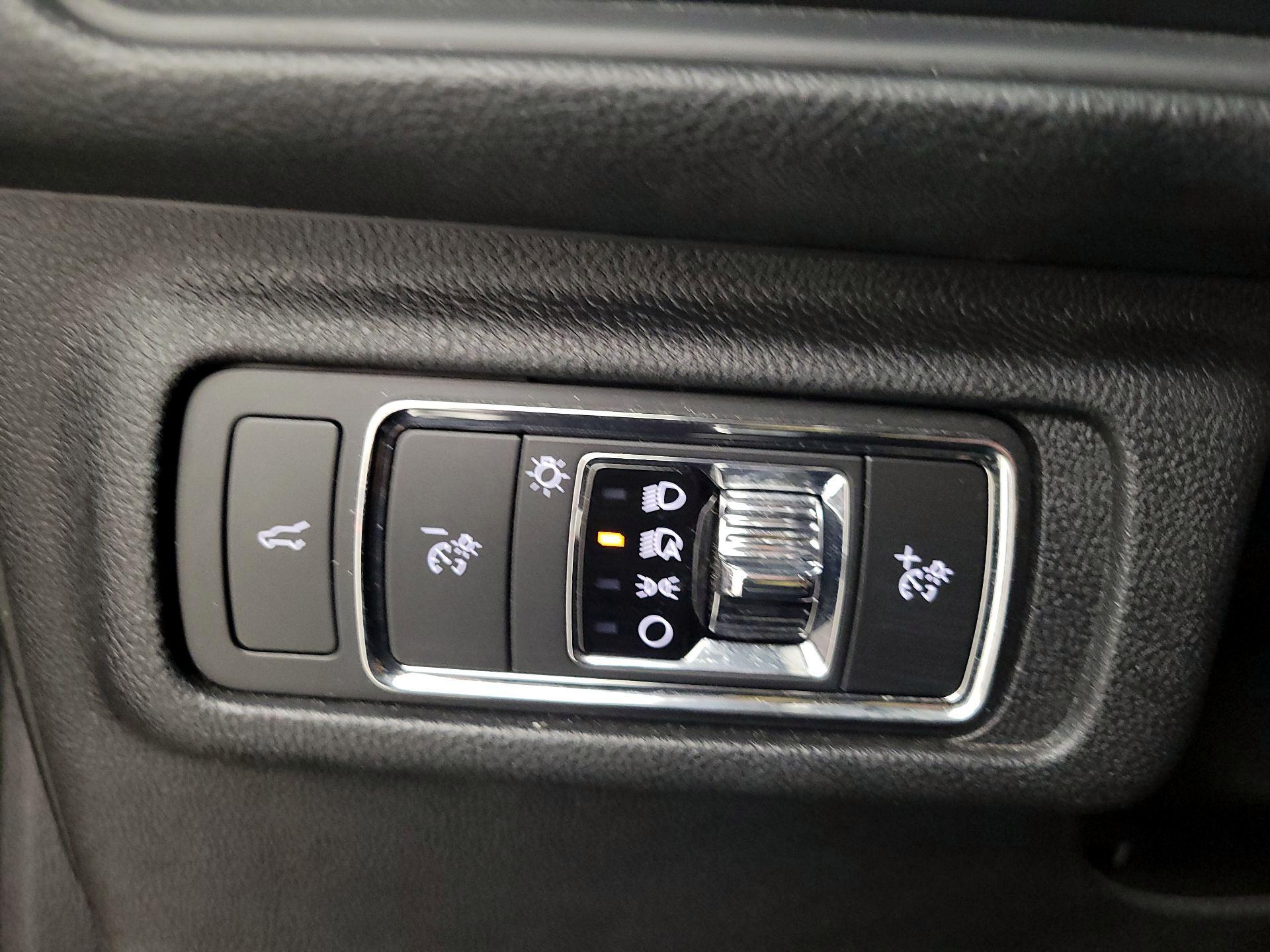 Thumbnail: 2022 Lincoln Corsair - 13