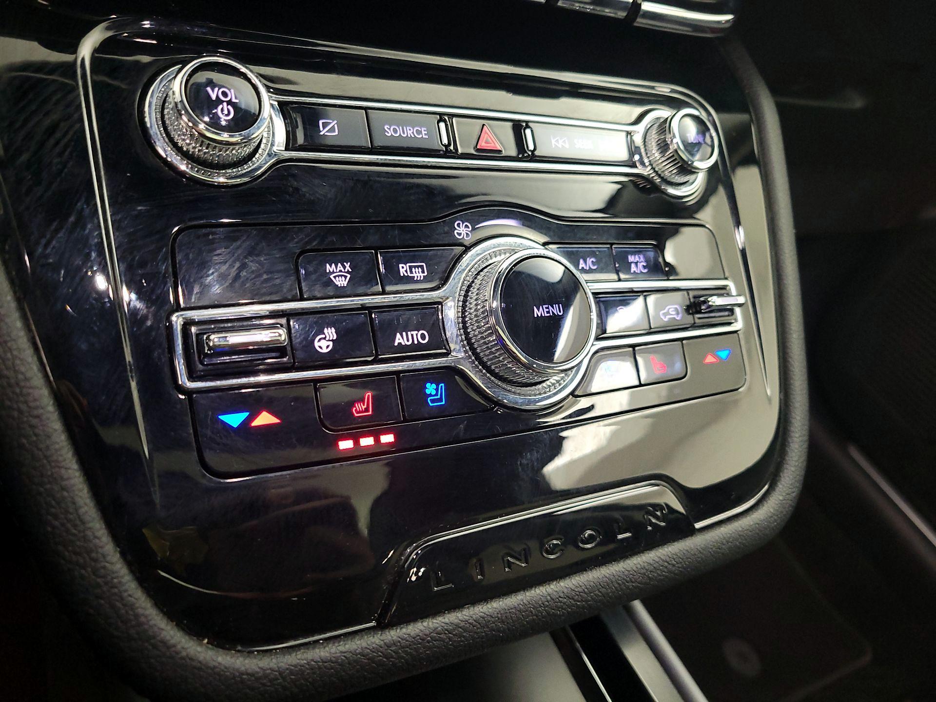 Thumbnail: 2022 Lincoln Corsair - 17