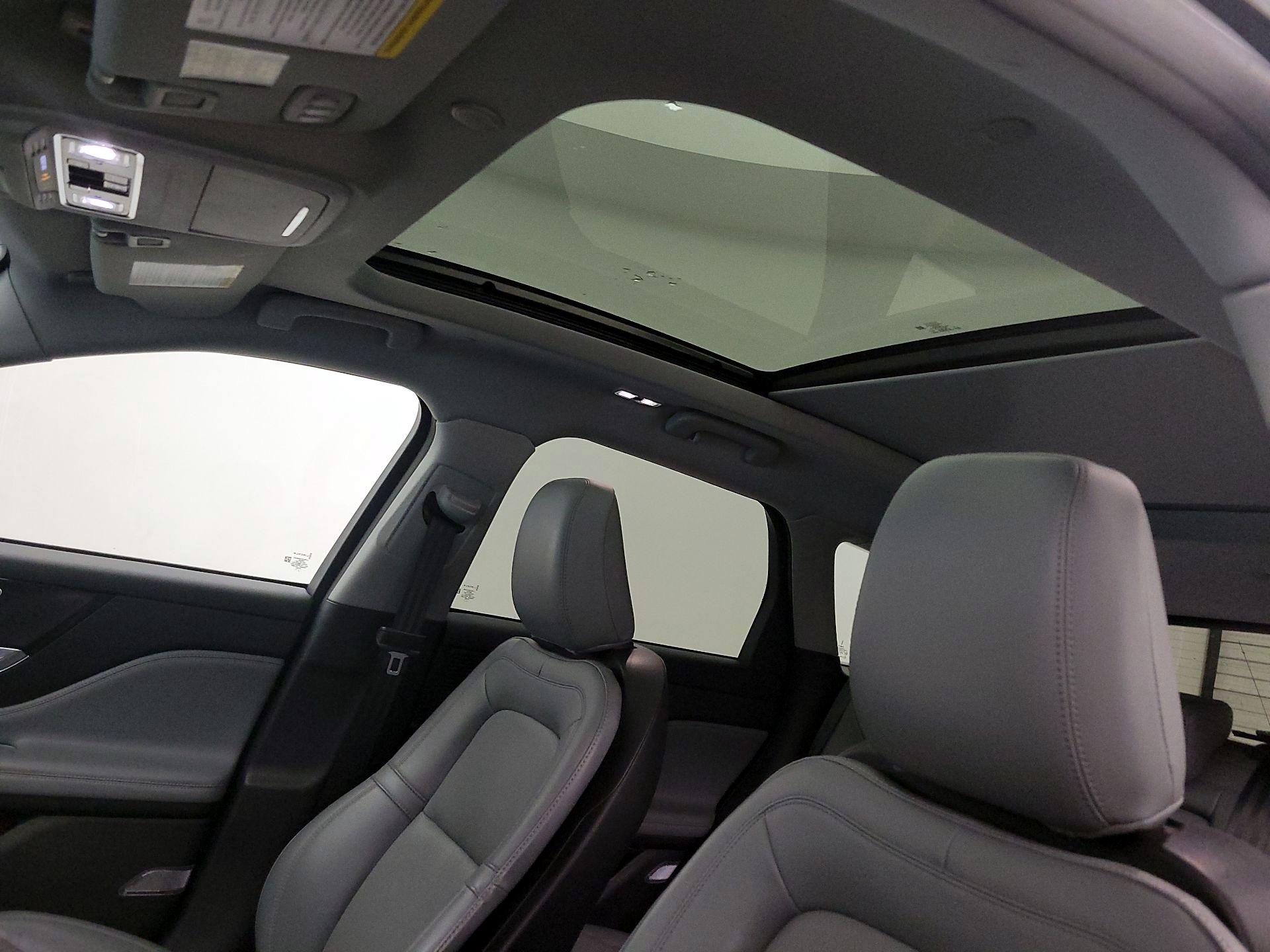 Thumbnail: 2022 Lincoln Corsair - 19