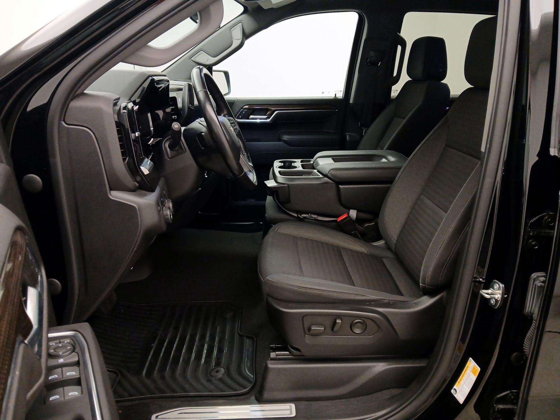 Thumbnail: 2022 Chevrolet Silverado 1500 - 11