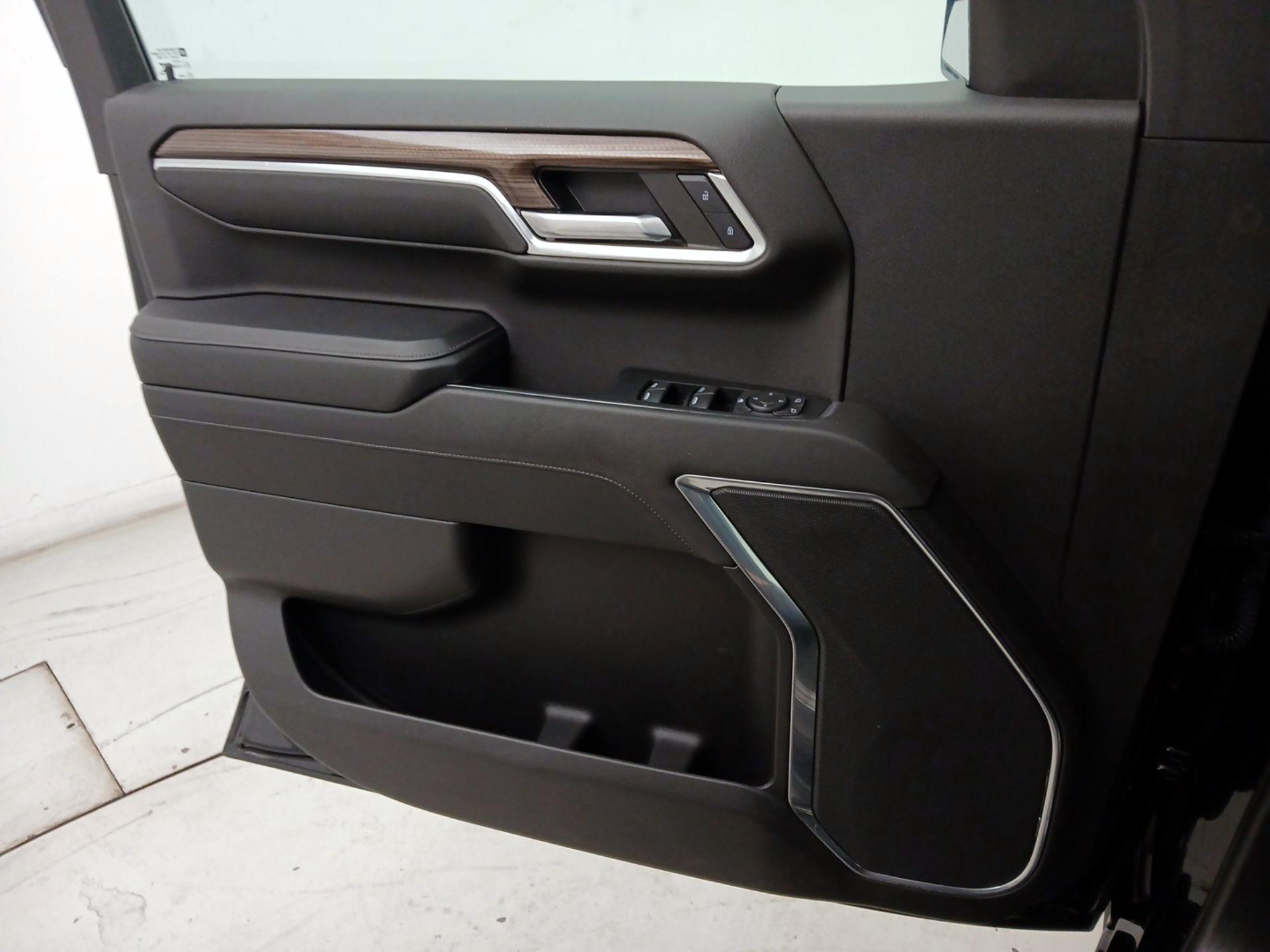 Thumbnail: 2022 Chevrolet Silverado 1500 - 12