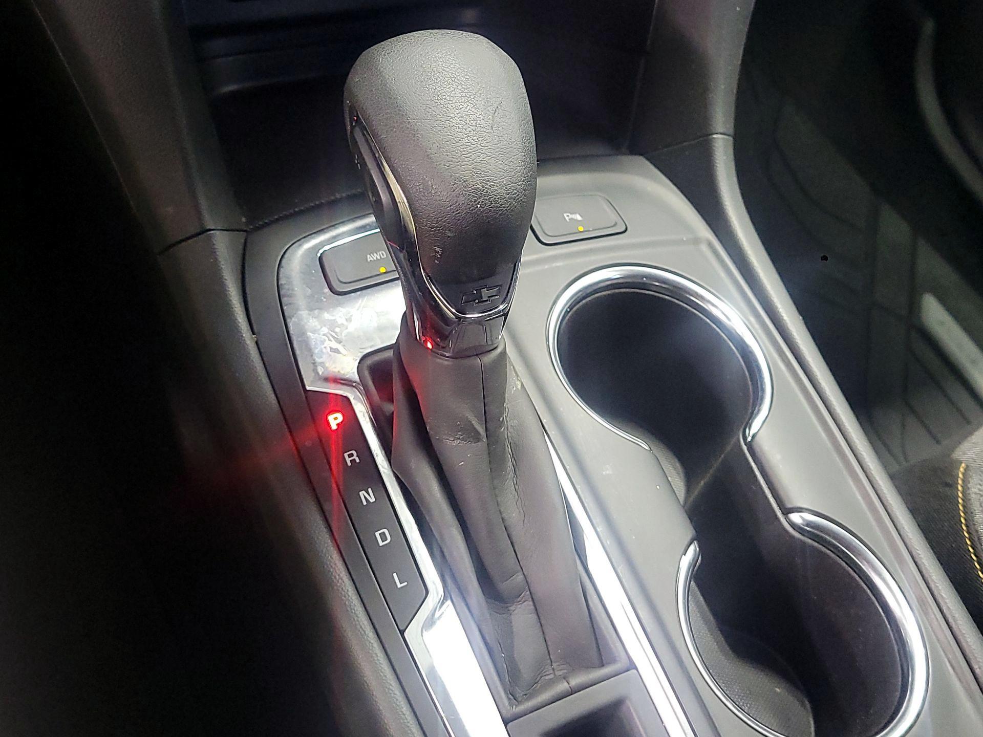 Thumbnail: 2022 Chevrolet Equinox - 18