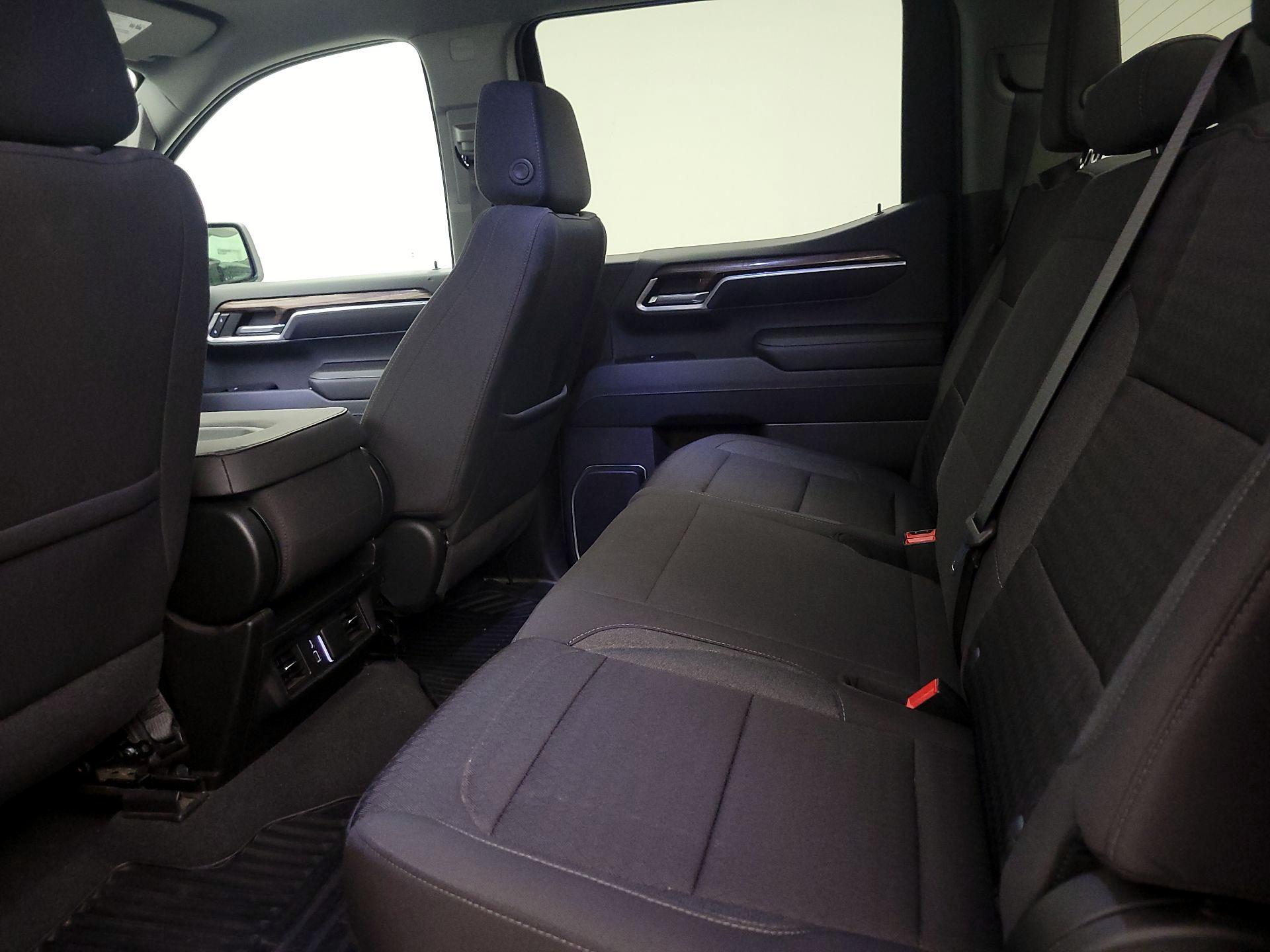 Thumbnail: 2022 Chevrolet Silverado 1500 - 18