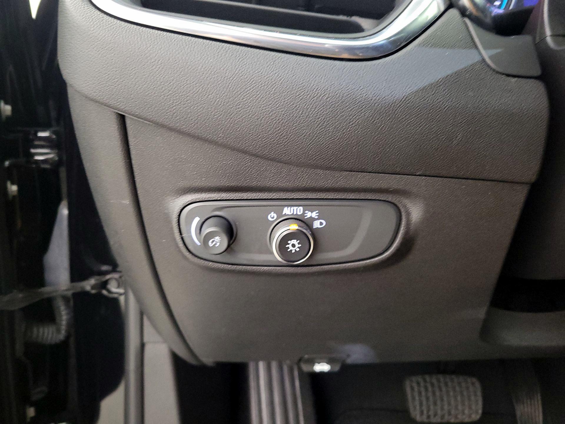 Thumbnail: 2022 Chevrolet Equinox - 13