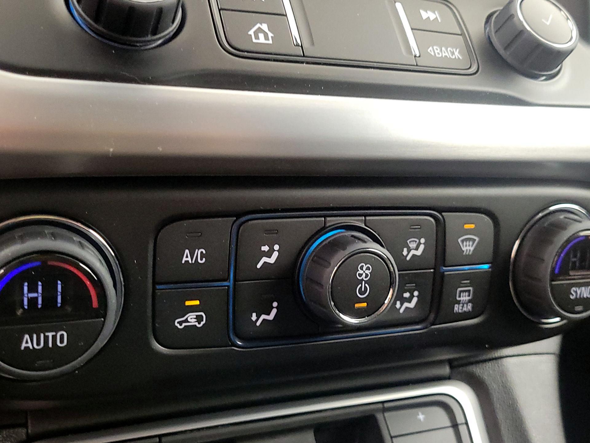 Thumbnail: 2023 GMC Acadia - 16