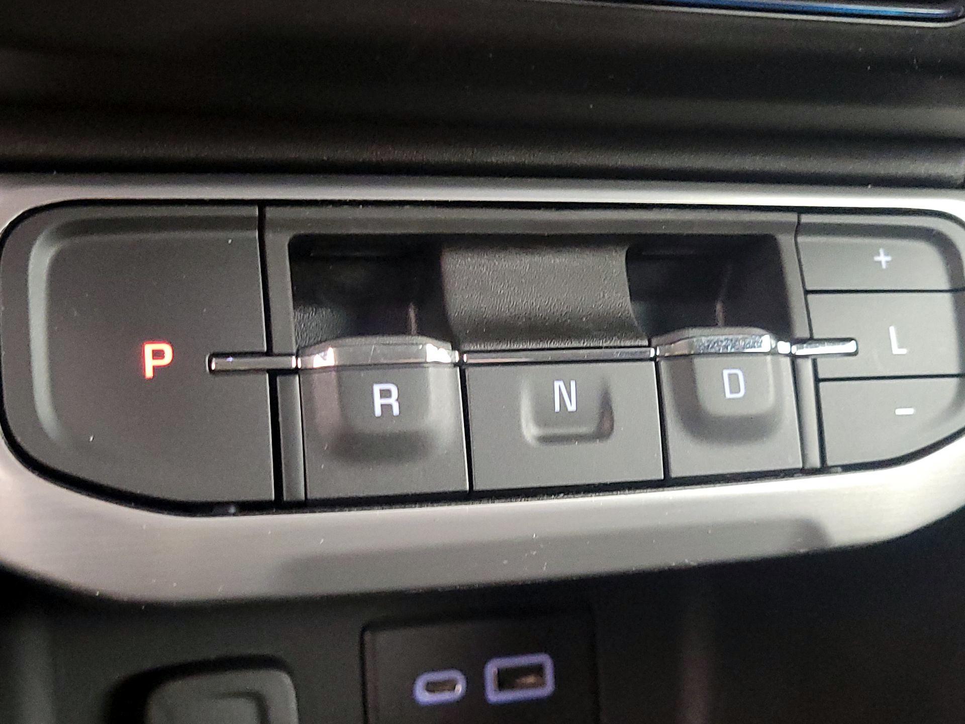 Thumbnail: 2023 GMC Acadia - 17