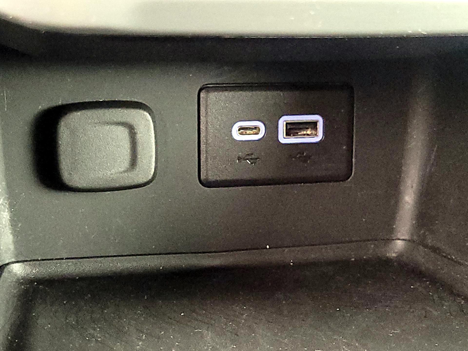 Thumbnail: 2023 GMC Acadia - 18