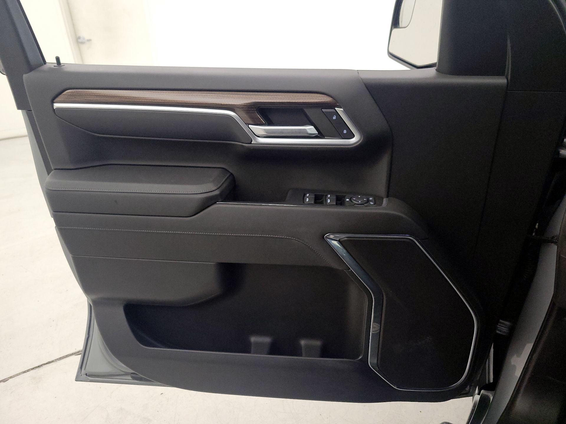 Thumbnail: 2023 Chevrolet Silverado 1500 - 12