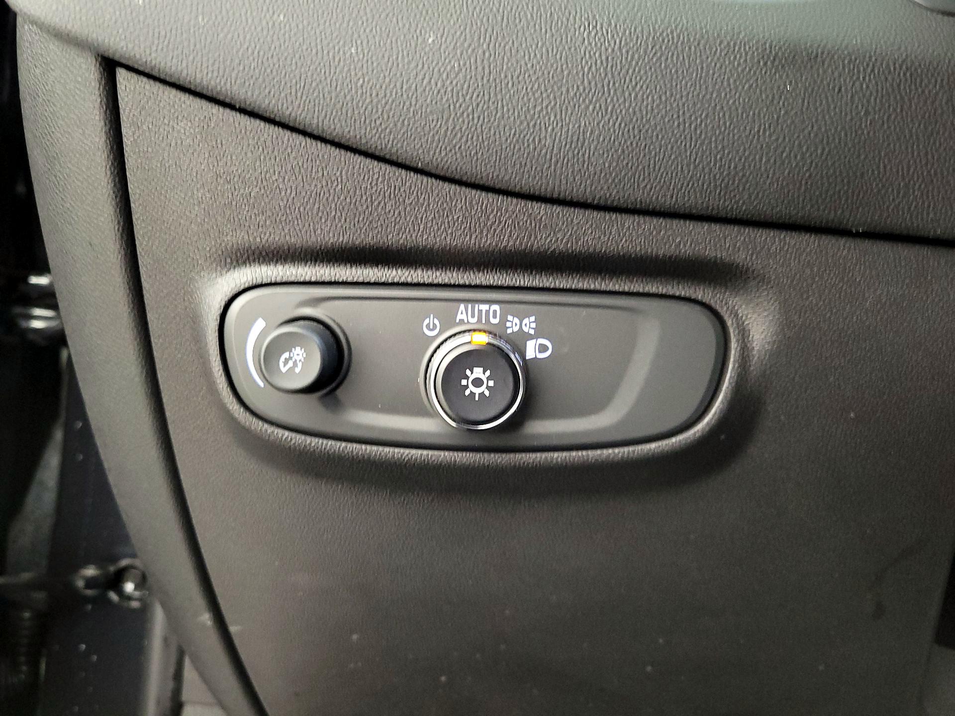 Thumbnail: 2022 Chevrolet Equinox - 13