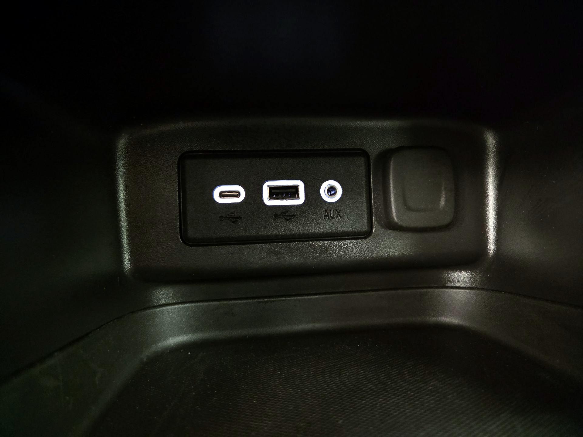 Thumbnail: 2023 Chevrolet Equinox - 18