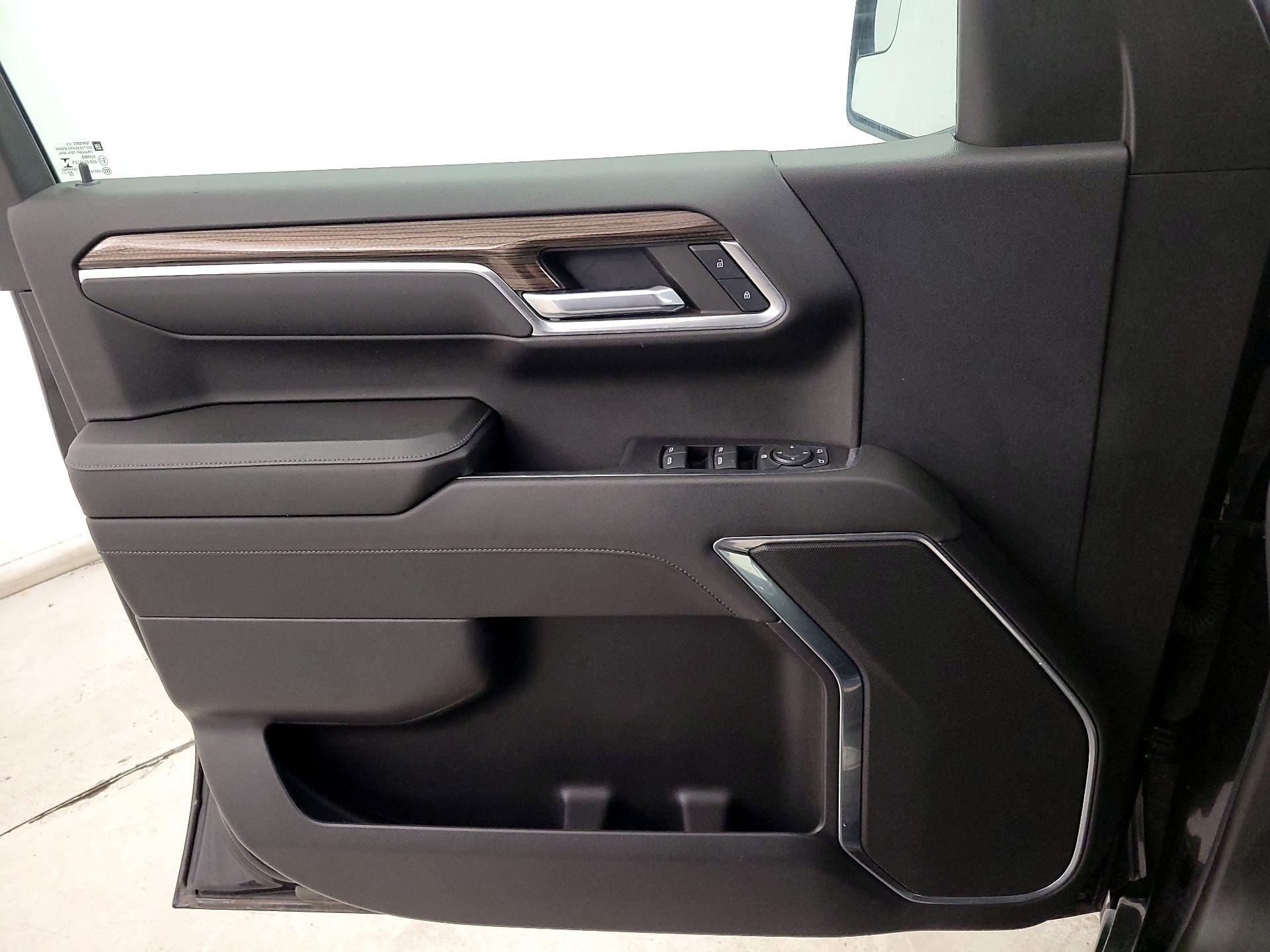 Thumbnail: 2022 Chevrolet Silverado 1500 - 12