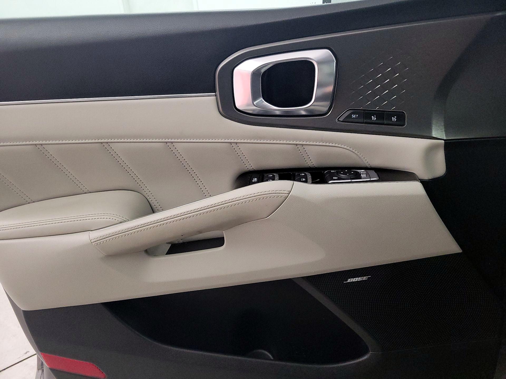 Thumbnail: 2023 Kia Sorento - 12