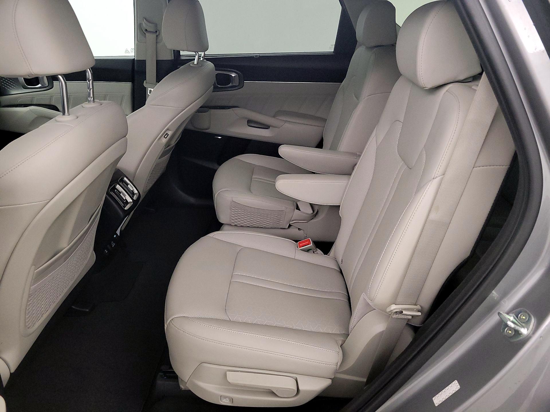 Thumbnail: 2023 Kia Sorento - 19