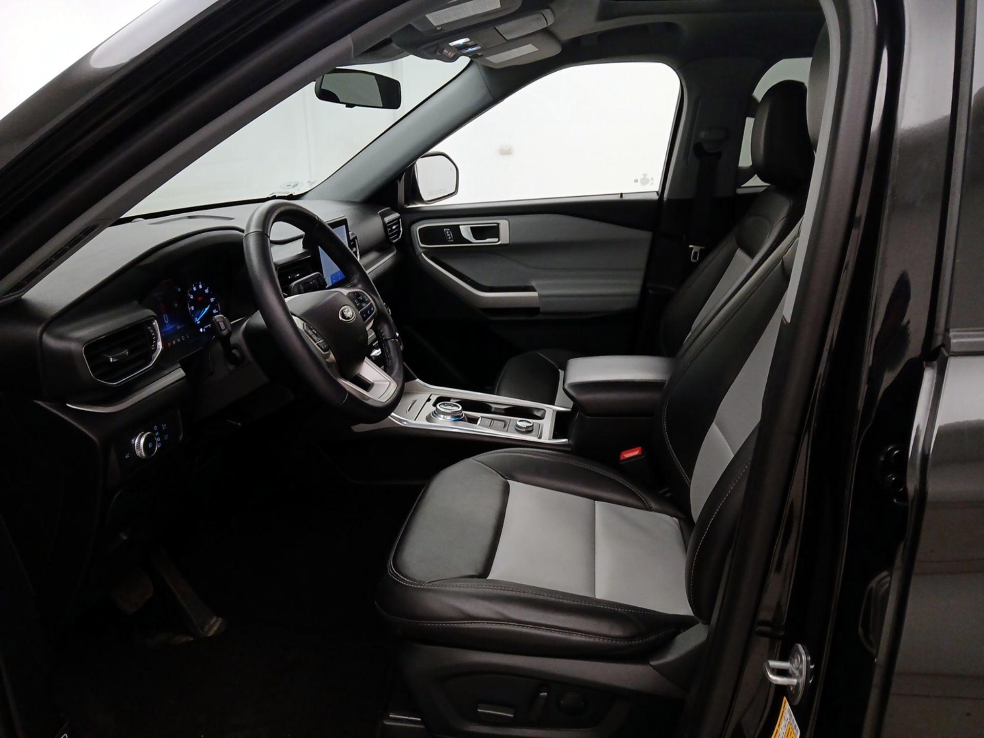 Thumbnail: 2022 Ford Explorer - 11