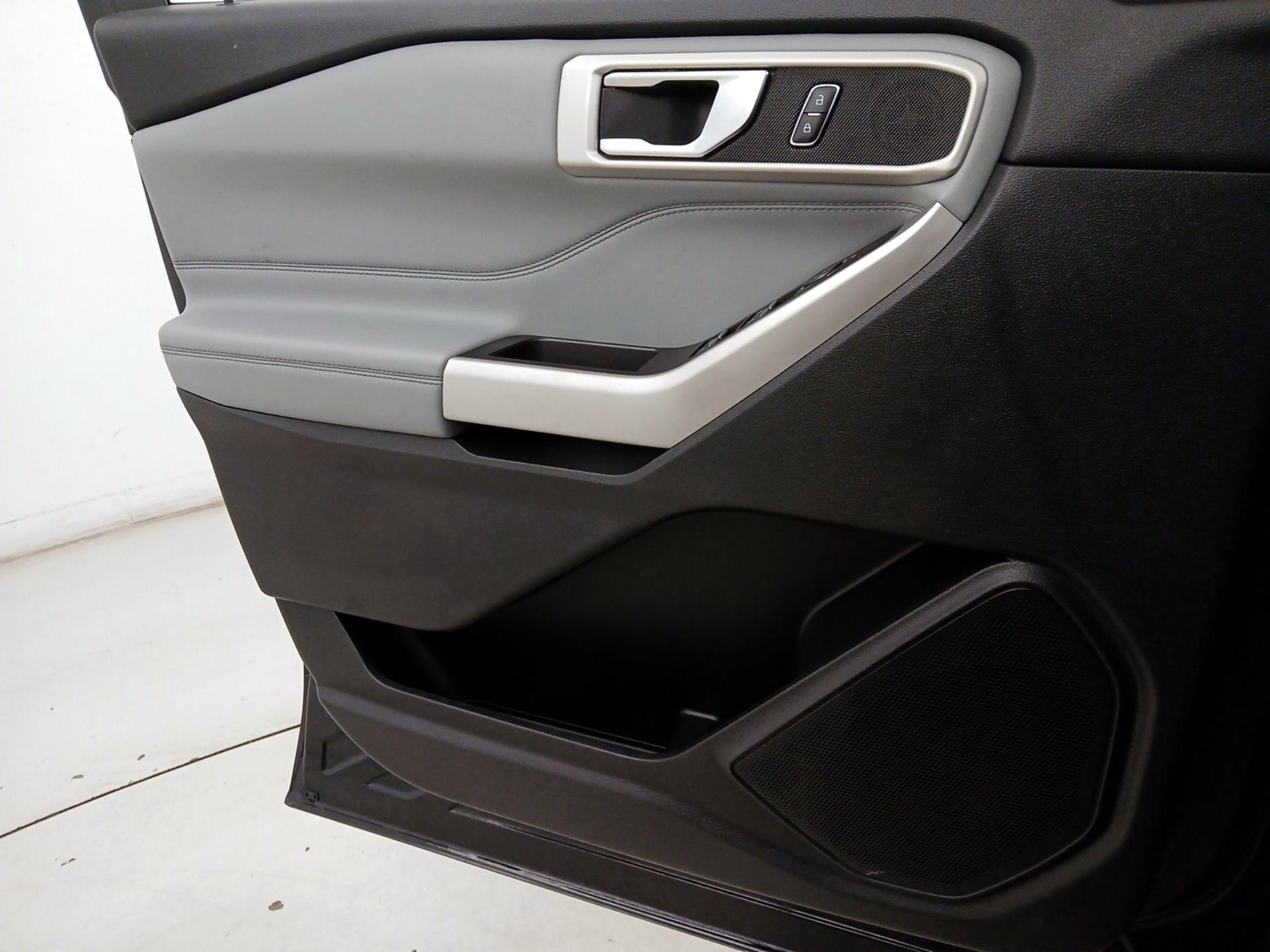 Thumbnail: 2022 Ford Explorer - 12