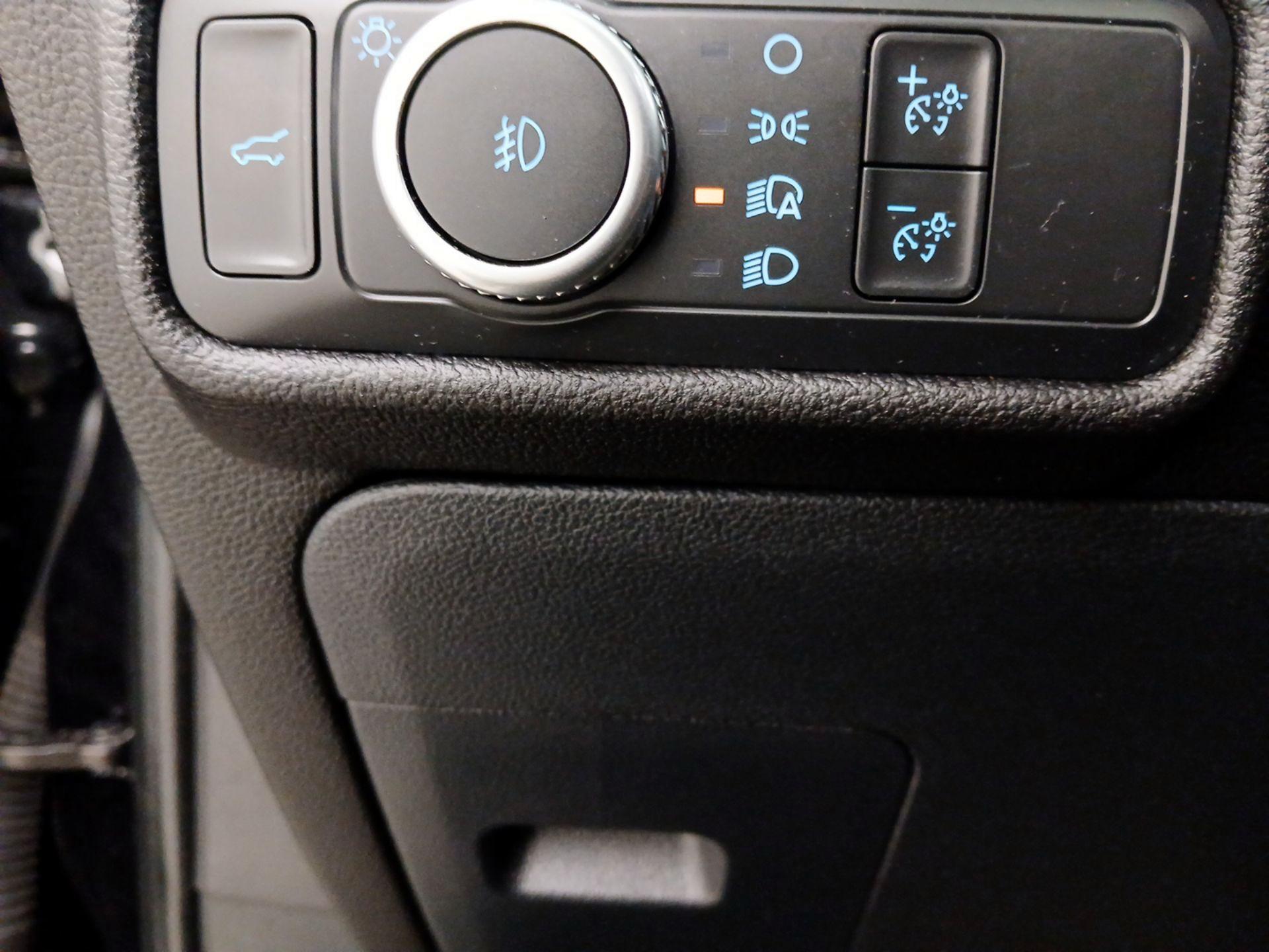 Thumbnail: 2022 Ford Explorer - 13