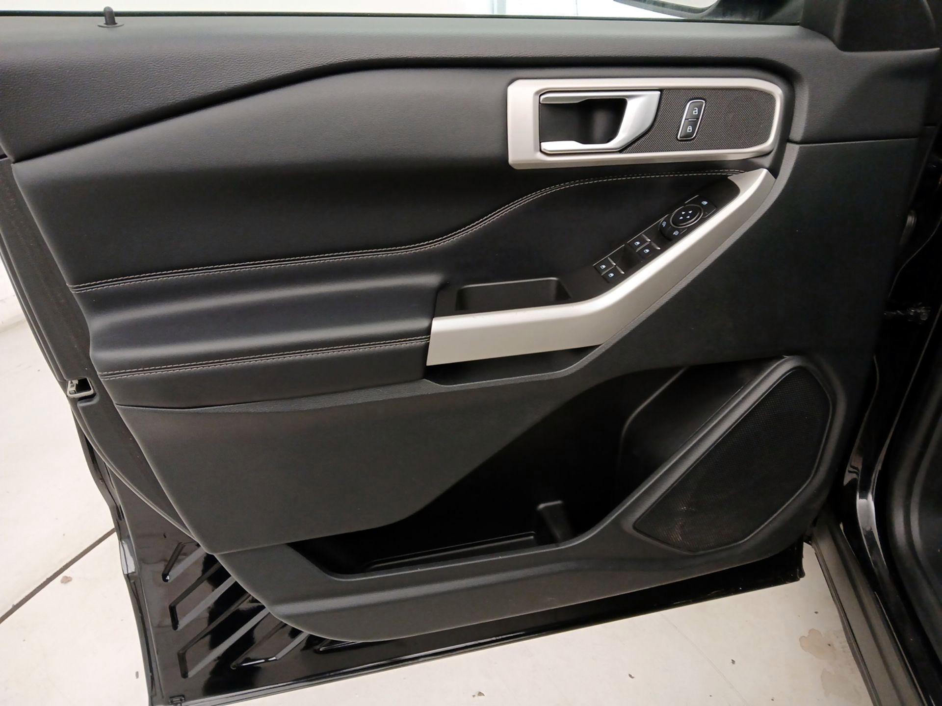 Thumbnail: 2022 Ford Explorer - 12