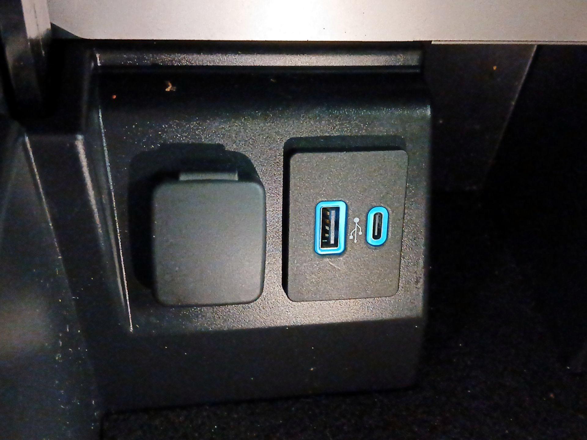 Thumbnail: 2022 Ford Explorer - 19