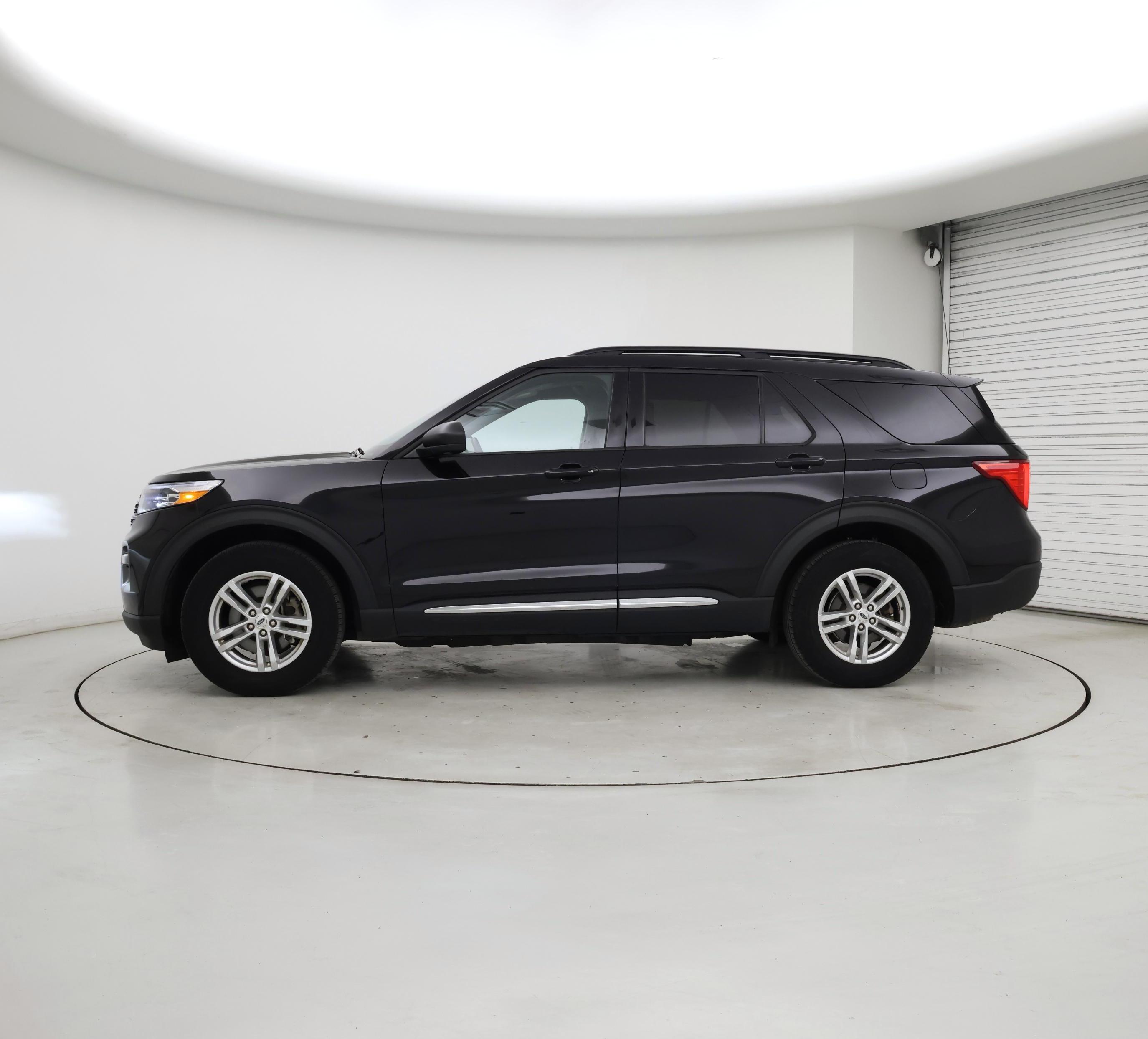 Thumbnail: 2022 Ford Explorer - 3