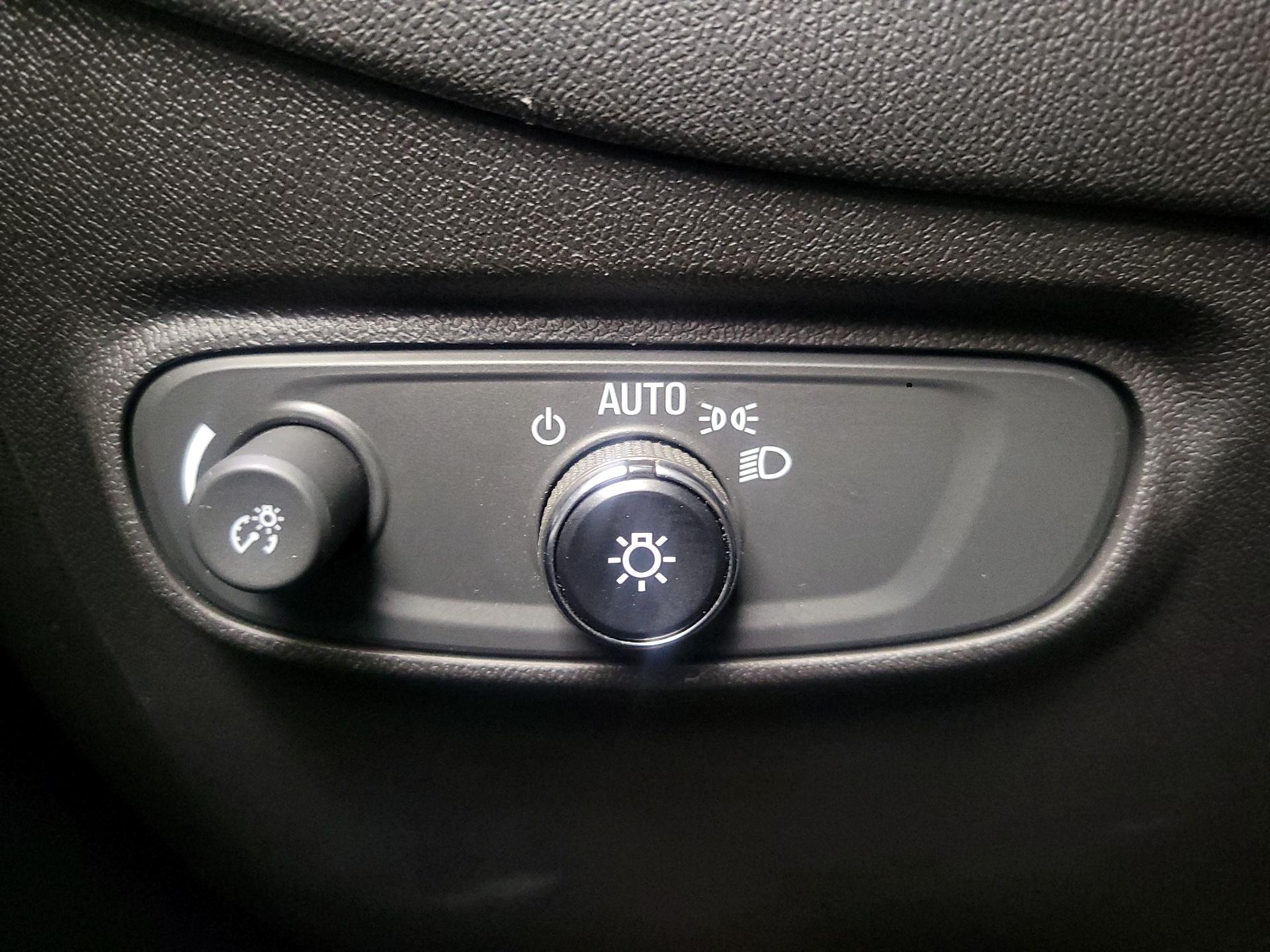 Thumbnail: 2022 Chevrolet Equinox - 13