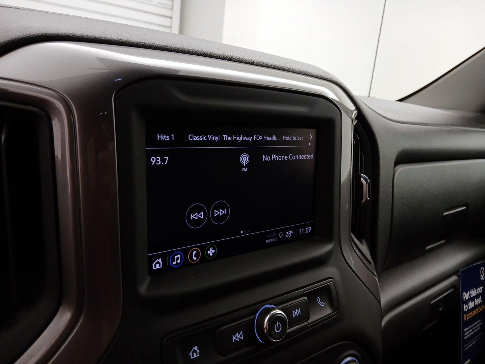 Thumbnail: 2022 Chevrolet Silverado 1500 - 15